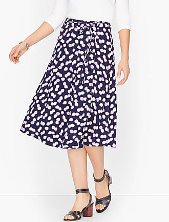 We found 32 Knee-Length Skirts perfect for you. Check them out 
