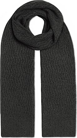 Marianna Mäkelä : grey knit sweater, mini black skirt, black scarf