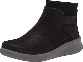 clarks women's ankle boots black leather
