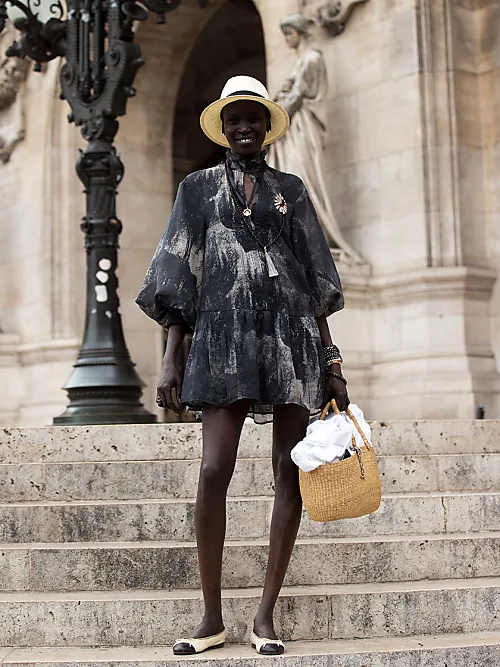 How to wear flat shoes with dresses: 5 chic outfits to copy
