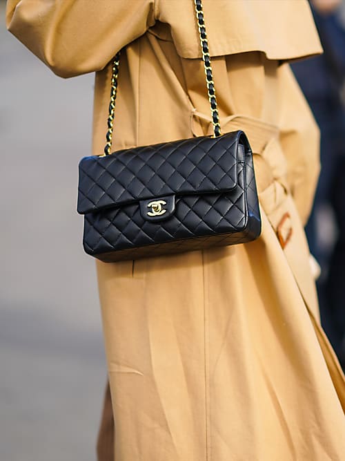 Enseigne Louis Vuitton, célèbre marque française de sacs de luxe