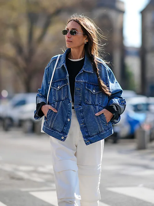 Giacca di jeans donna: i giubbotti denim primavera 2022