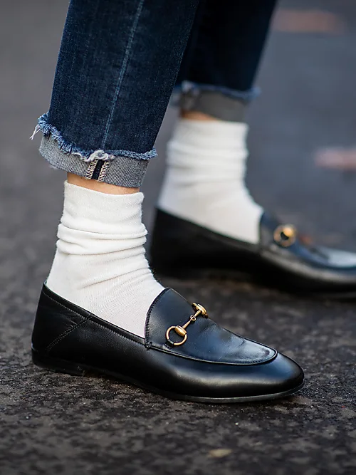 Mocasines con calcetines: trucos de estilo tendencia
