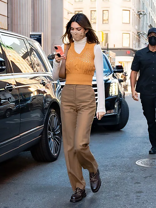 How to Style Brown Pants According to Celebrities and Style