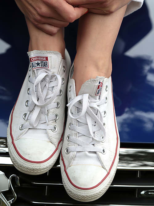 how to stretch converse shoes
