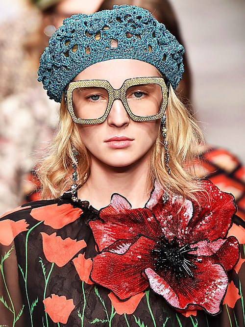Flower Power: Brooches Are In Bloom Again | Stylight