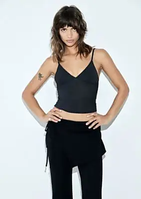 Authentic] Urban Outfitters Out From Under Clarissa Seamless Bra Cami Top  in Black, Women's Fashion, Tops, Sleeveless on Carousell