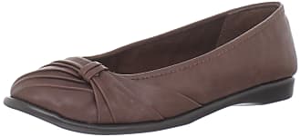 Easy Street Womens Giddy Ballet Flat,Tan,6 N US