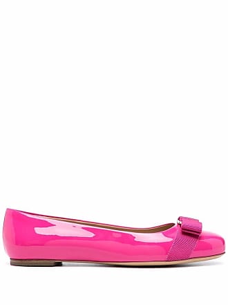 Womens Shoes Flats and flat shoes Flat sandals Pink Ferragamo Silk Vara Chain Sandal in White 