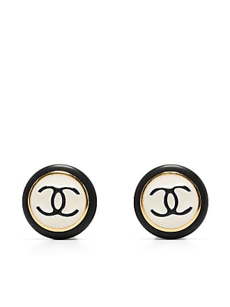 what are small symbols engraved in chanel cc logo