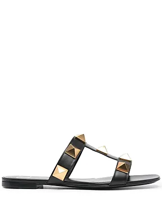 Rockstud Calfskin Flat Flip-flop Sandal for Woman in Black