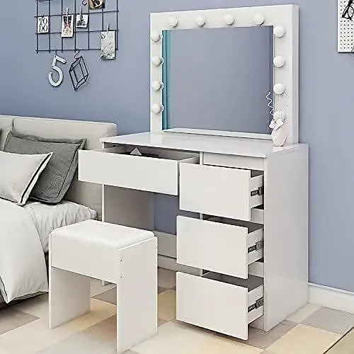 Girls mirror fashion dresser